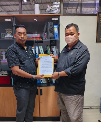 Serah Terima Perahu Wisata untuk Desa Kersik